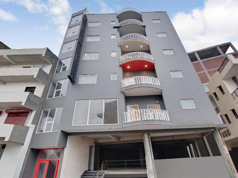 Townhouse Sector 49 Near Logix City Centre Noida Exterior photo
