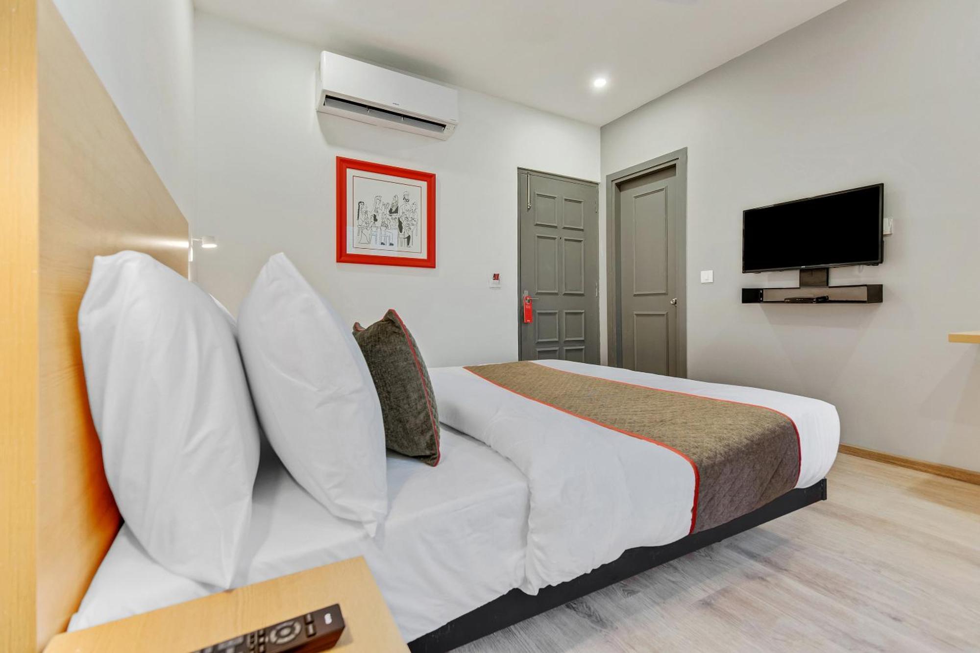 Townhouse Sector 49 Near Logix City Centre Noida Exterior photo